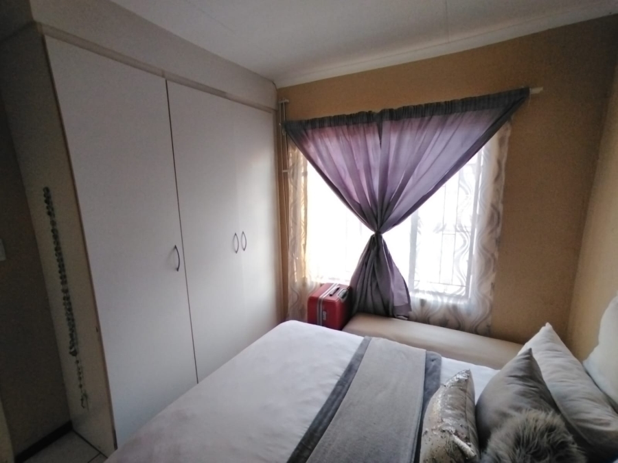 2 Bedroom Property for Sale in Greenhills Gauteng