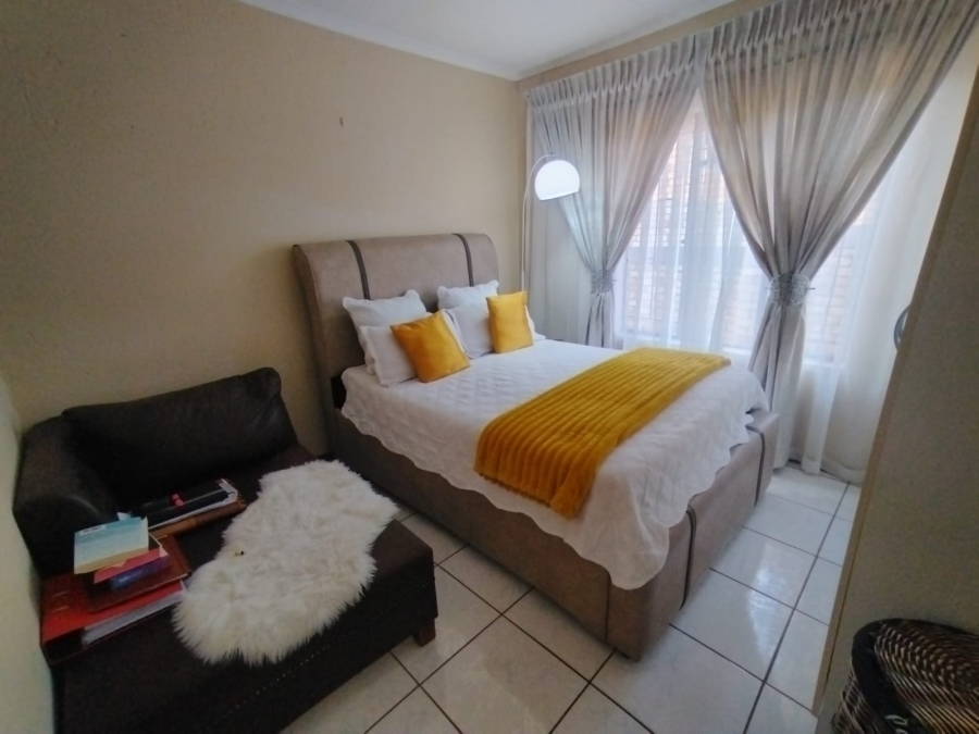 2 Bedroom Property for Sale in Greenhills Gauteng
