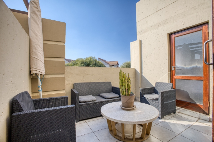 To Let 2 Bedroom Property for Rent in Fourways Gauteng