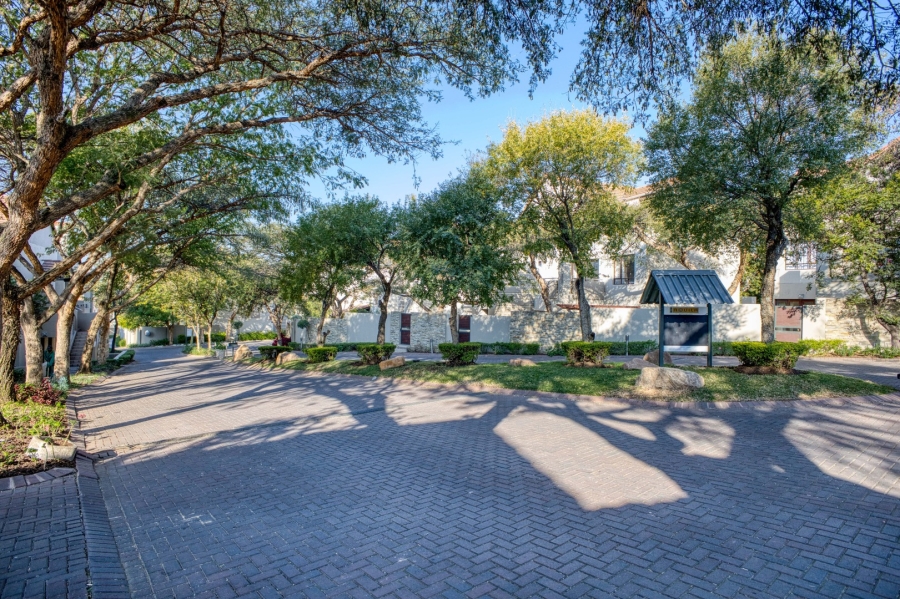 To Let 2 Bedroom Property for Rent in Fourways Gauteng