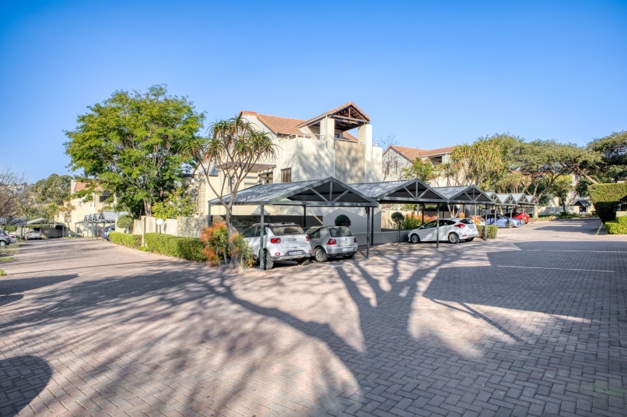 To Let 2 Bedroom Property for Rent in Fourways Gauteng