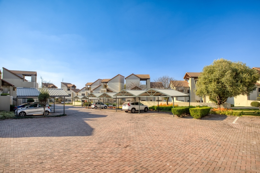 To Let 2 Bedroom Property for Rent in Fourways Gauteng