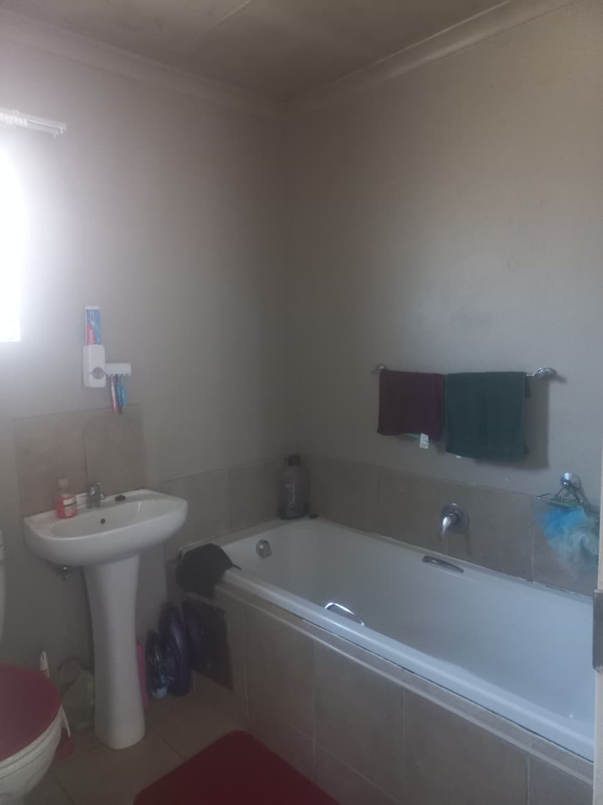 2 Bedroom Property for Sale in Savanna City Gauteng