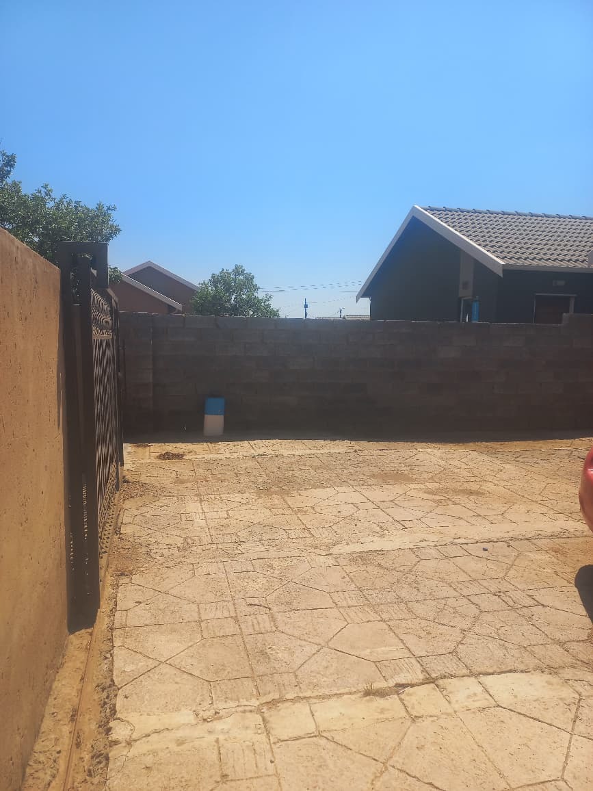 2 Bedroom Property for Sale in Savanna City Gauteng
