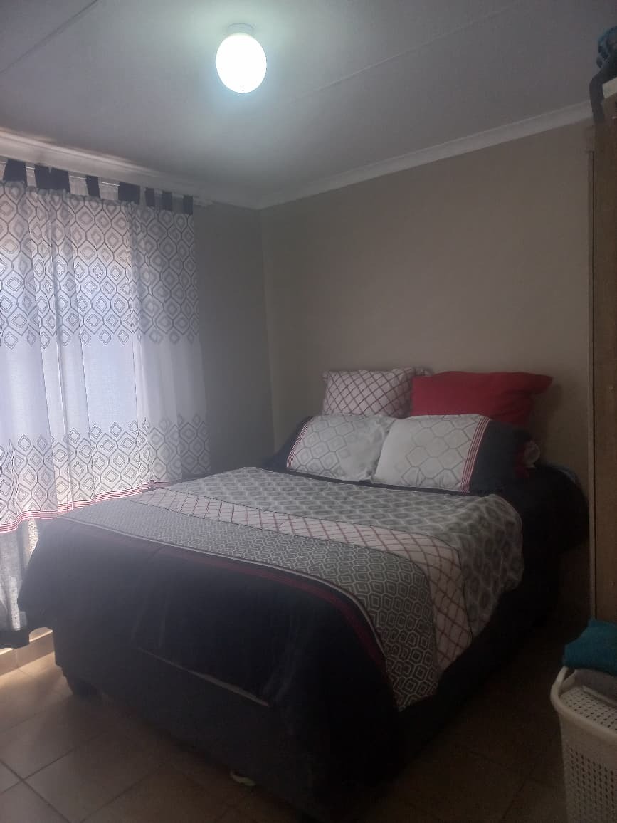 2 Bedroom Property for Sale in Savanna City Gauteng