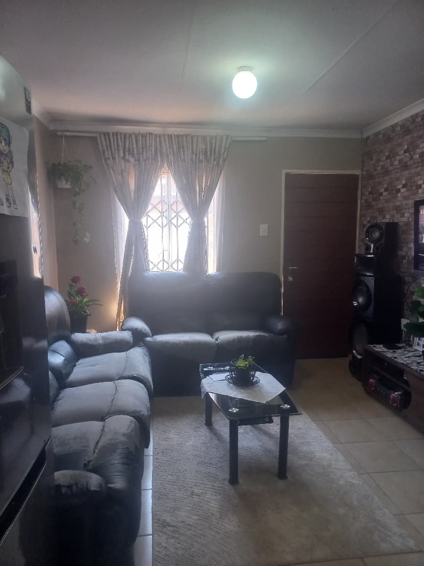 2 Bedroom Property for Sale in Savanna City Gauteng