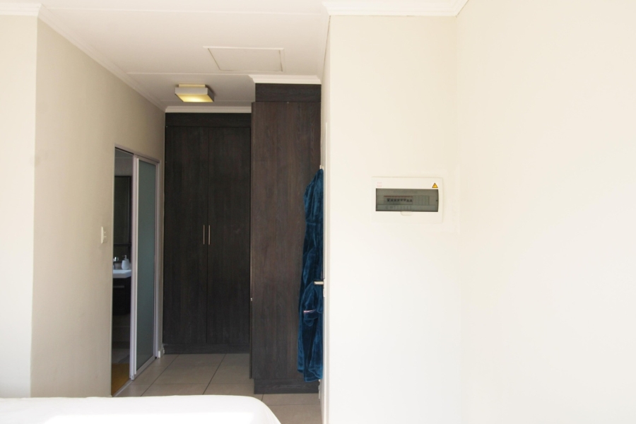 To Let 1 Bedroom Property for Rent in Bryanston Gauteng