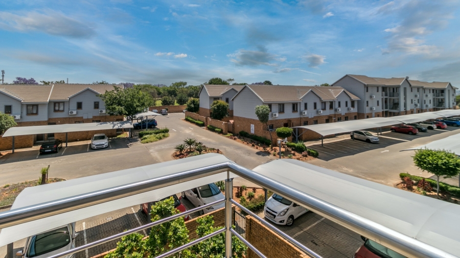 1 Bedroom Property for Sale in Blue Hills Gauteng