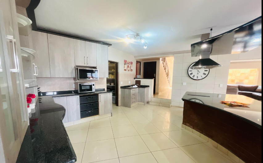 5 Bedroom Property for Sale in Meyersdal Gauteng