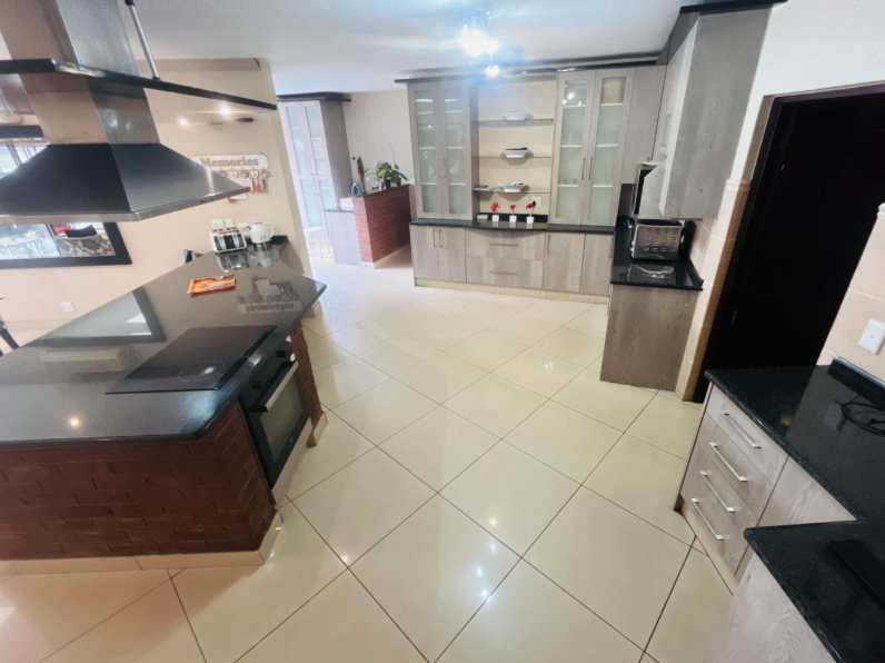 5 Bedroom Property for Sale in Meyersdal Gauteng