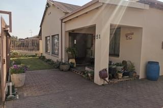 4 Bedroom Property for Sale in Geduld Gauteng