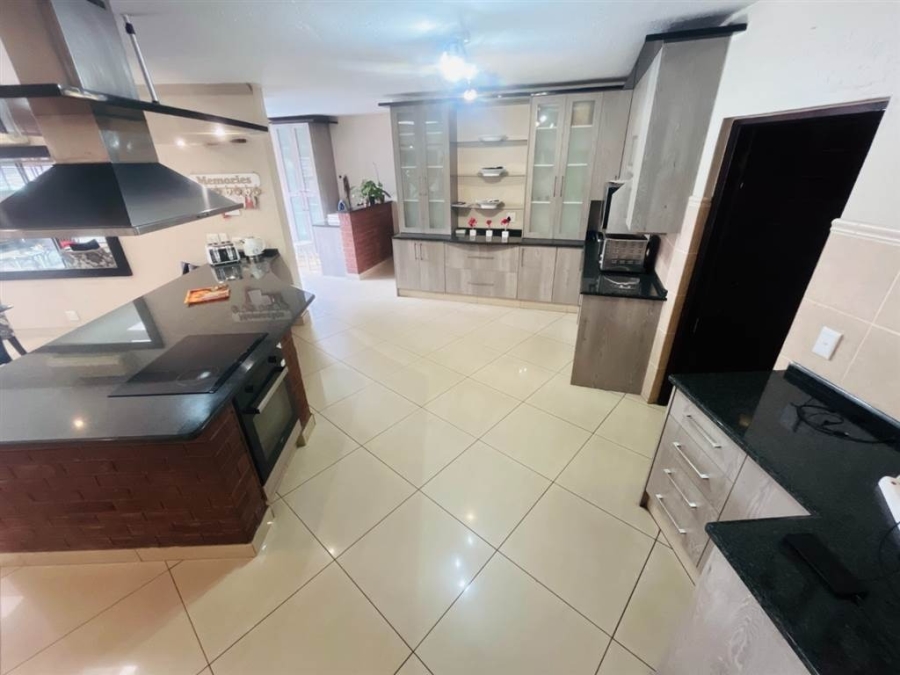 5 Bedroom Property for Sale in Meyersdal Gauteng