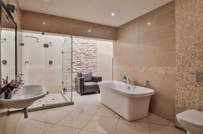 5 Bedroom Property for Sale in Meyersdal Gauteng