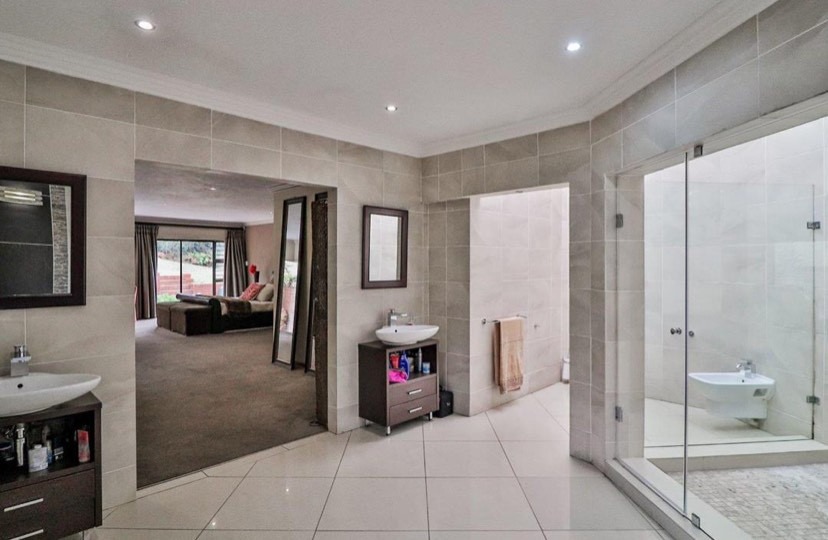 5 Bedroom Property for Sale in Meyersdal Gauteng