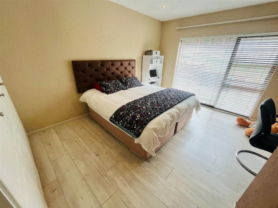 5 Bedroom Property for Sale in Meyersdal Gauteng