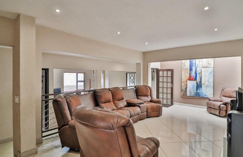 5 Bedroom Property for Sale in Meyersdal Gauteng