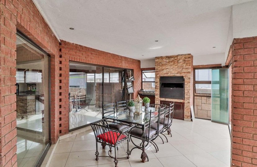 5 Bedroom Property for Sale in Meyersdal Gauteng