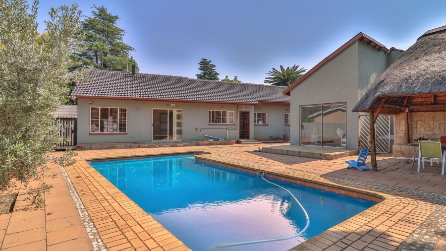 3 Bedroom Property for Sale in Brackendowns Gauteng