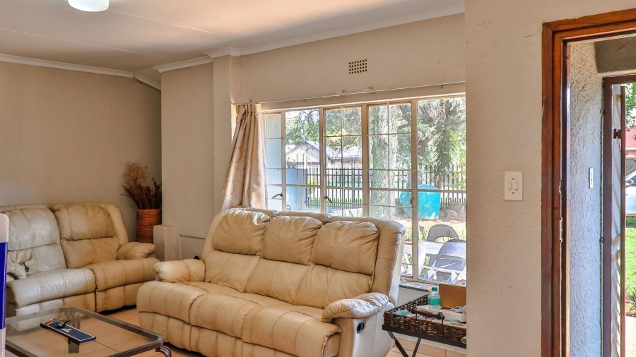 3 Bedroom Property for Sale in Brackendowns Gauteng