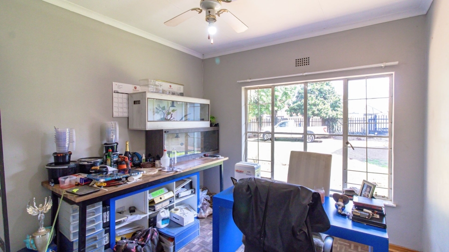 3 Bedroom Property for Sale in Brackendowns Gauteng