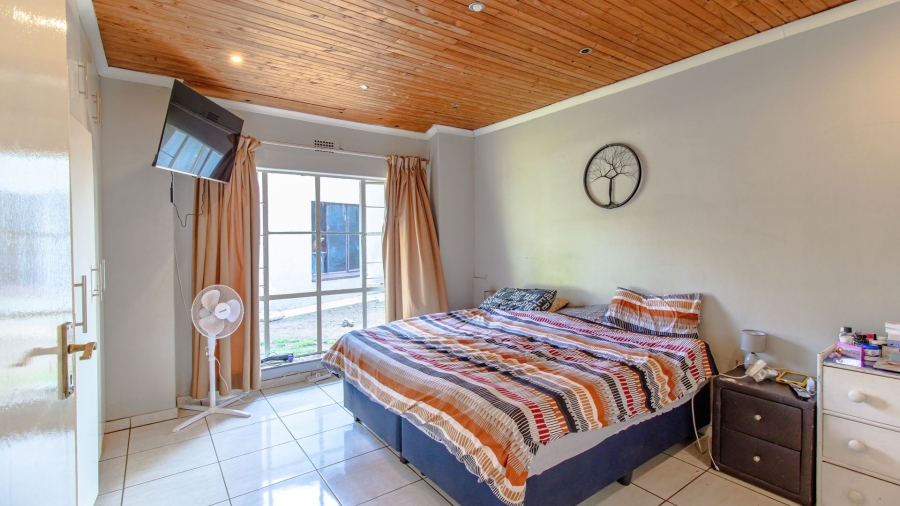 3 Bedroom Property for Sale in Brackendowns Gauteng