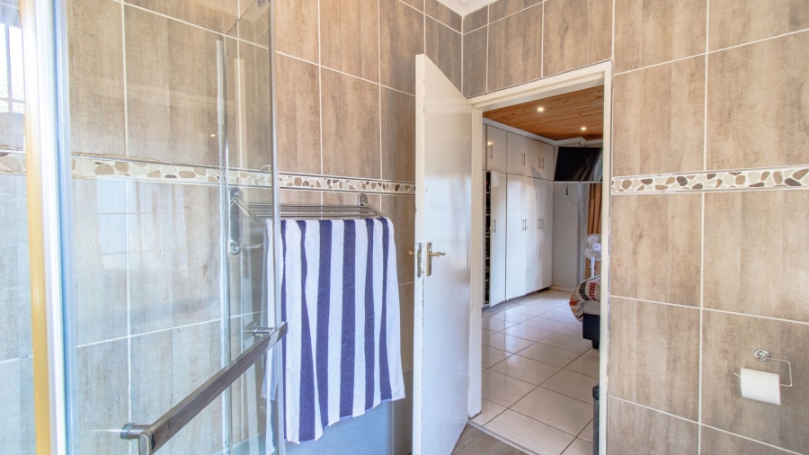 3 Bedroom Property for Sale in Brackendowns Gauteng