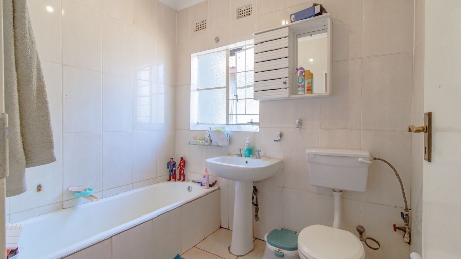 3 Bedroom Property for Sale in Brackendowns Gauteng