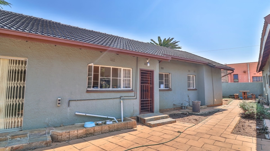 3 Bedroom Property for Sale in Brackendowns Gauteng