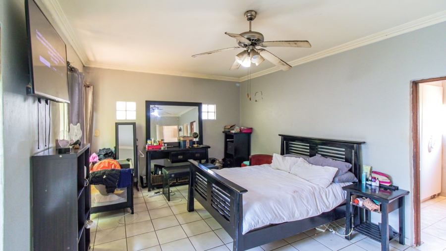 3 Bedroom Property for Sale in Brackendowns Gauteng