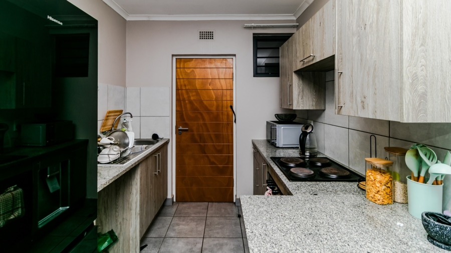 2 Bedroom Property for Sale in Grand Central Gauteng