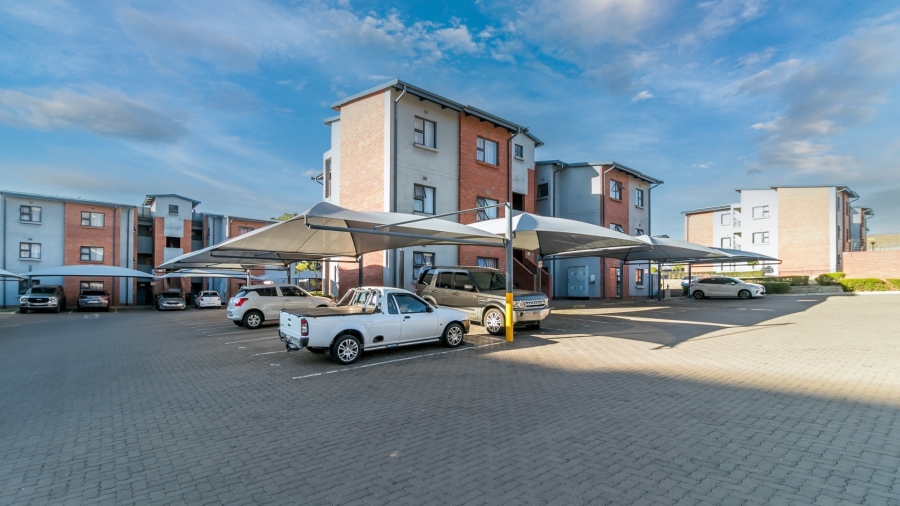 2 Bedroom Property for Sale in Grand Central Gauteng