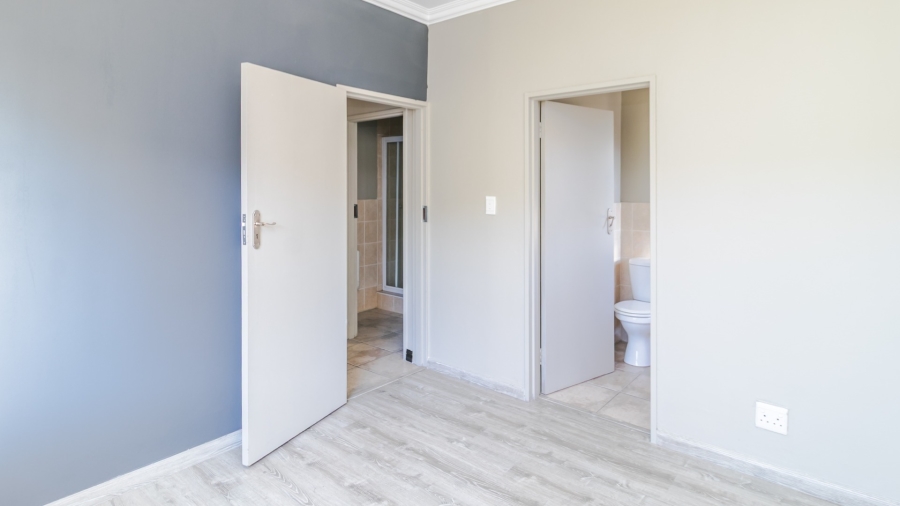 3 Bedroom Property for Sale in Grand Central Gauteng