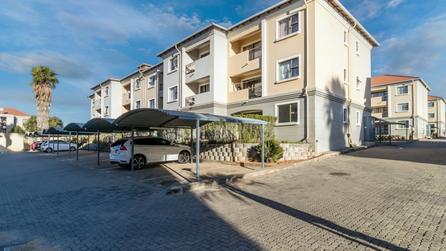 3 Bedroom Property for Sale in Grand Central Gauteng