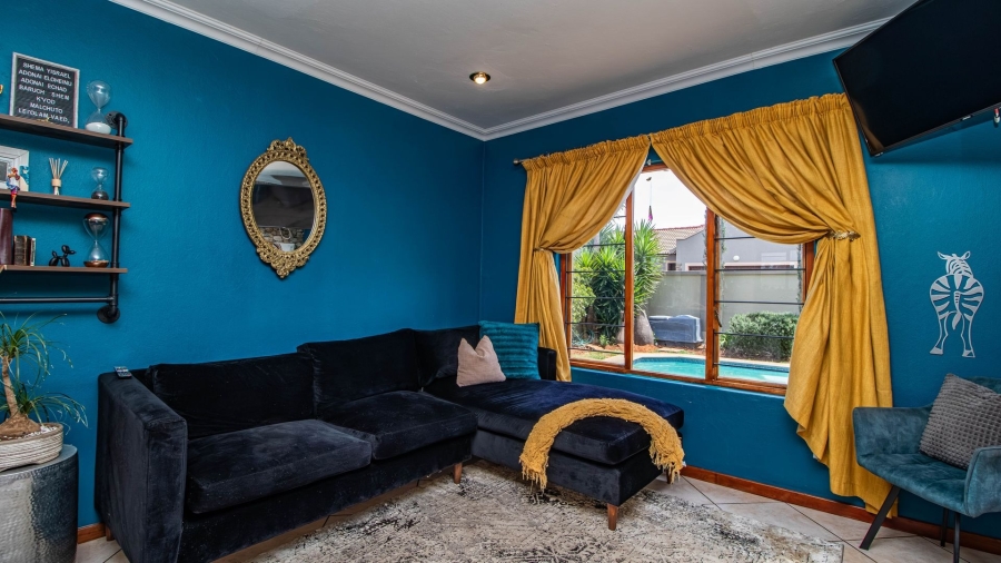 4 Bedroom Property for Sale in Bonaero Park Gauteng