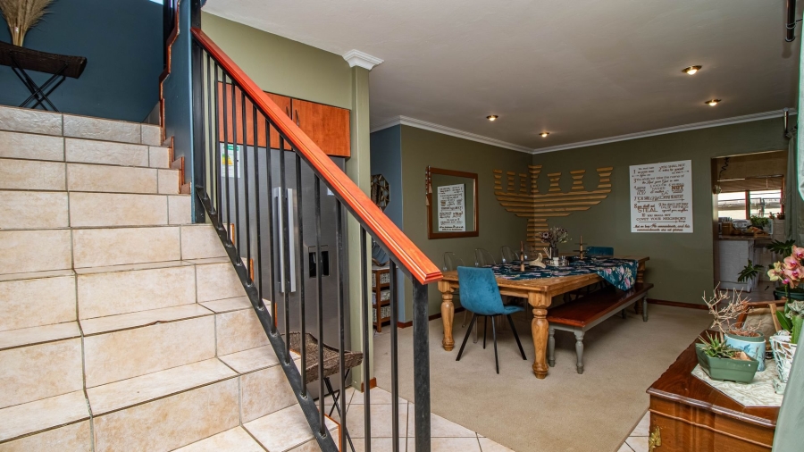 4 Bedroom Property for Sale in Bonaero Park Gauteng