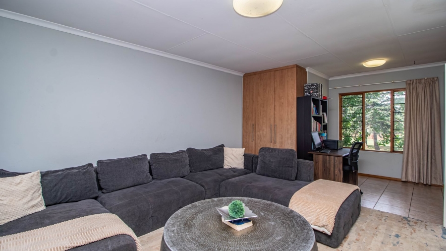 4 Bedroom Property for Sale in Bonaero Park Gauteng