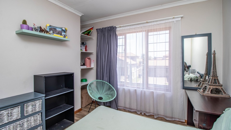 4 Bedroom Property for Sale in Bonaero Park Gauteng