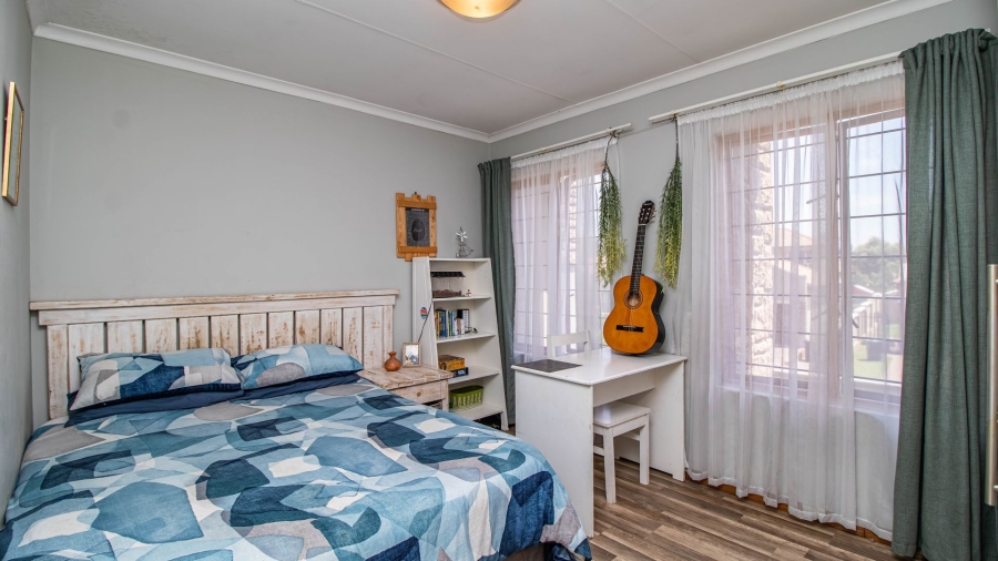 4 Bedroom Property for Sale in Bonaero Park Gauteng