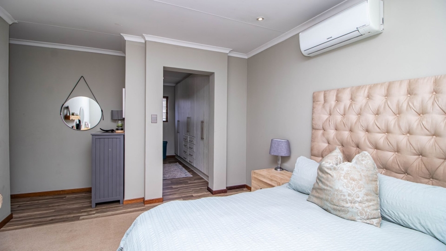 4 Bedroom Property for Sale in Bonaero Park Gauteng