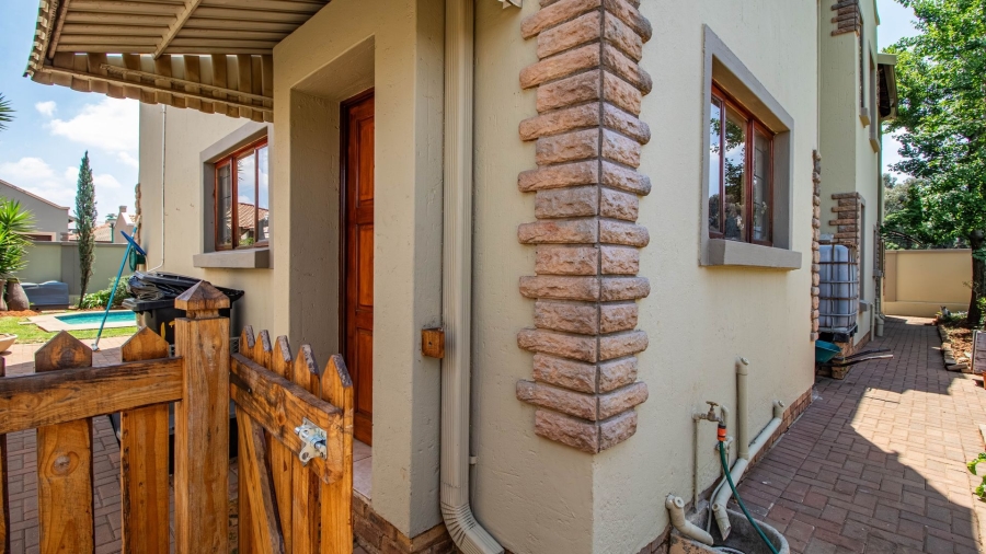 4 Bedroom Property for Sale in Bonaero Park Gauteng