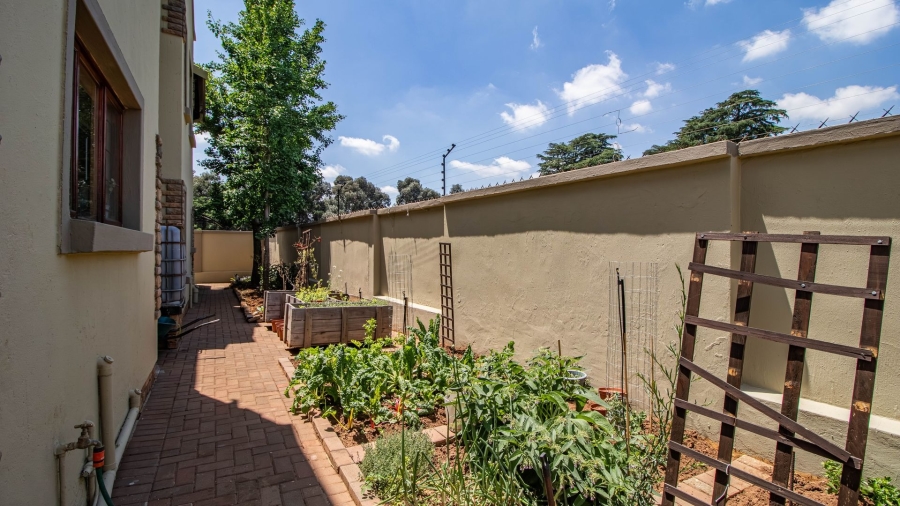 4 Bedroom Property for Sale in Bonaero Park Gauteng