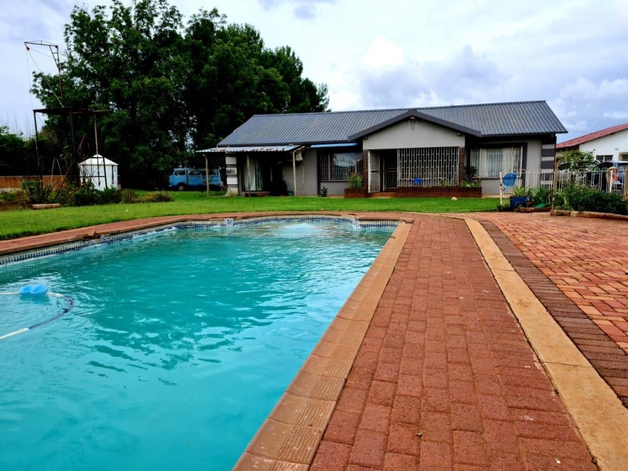 4 Bedroom Property for Sale in Rosashof Gauteng