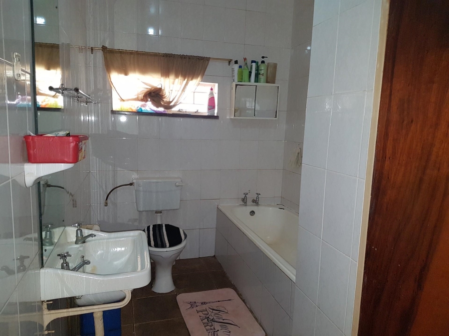 4 Bedroom Property for Sale in Rosashof Gauteng