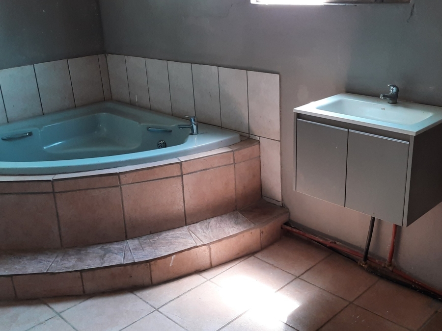 4 Bedroom Property for Sale in Rosashof Gauteng