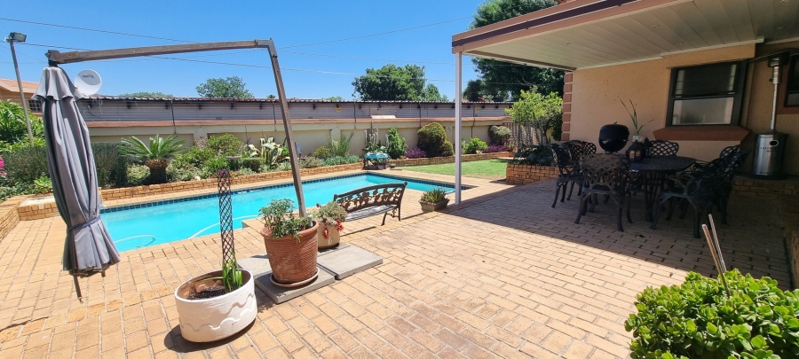 4 Bedroom Property for Sale in Sunward Park Gauteng