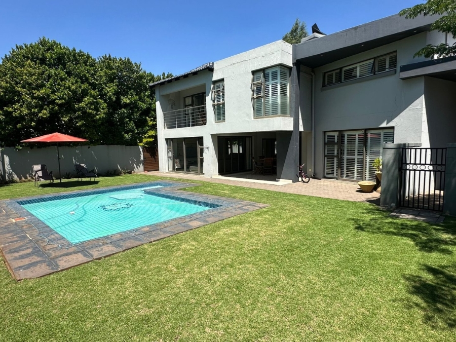 6 Bedroom Property for Sale in Midfield Estate Gauteng