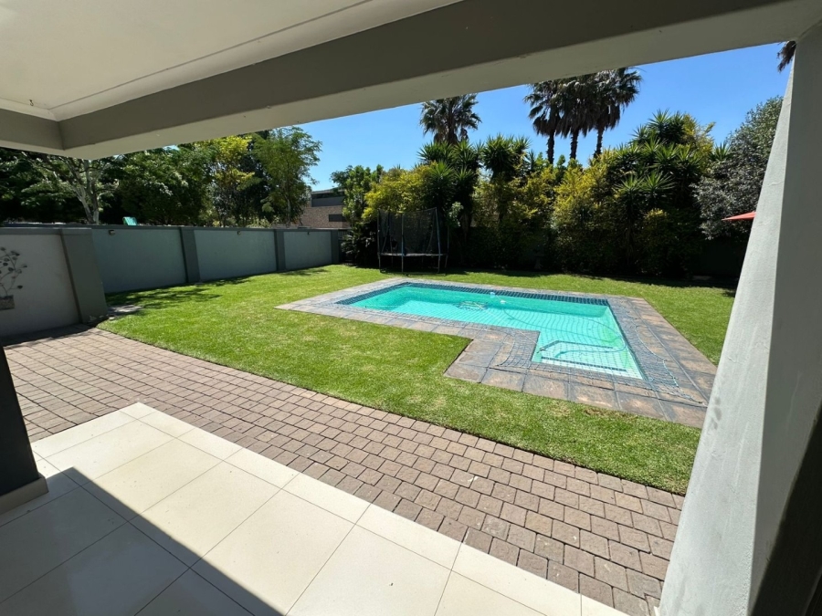 6 Bedroom Property for Sale in Midfield Estate Gauteng