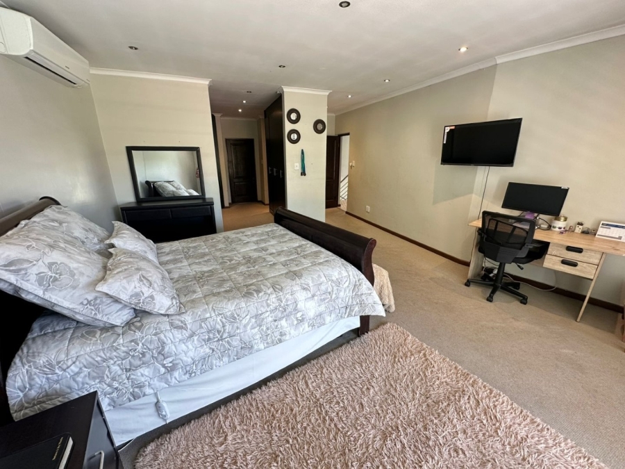 6 Bedroom Property for Sale in Midfield Estate Gauteng