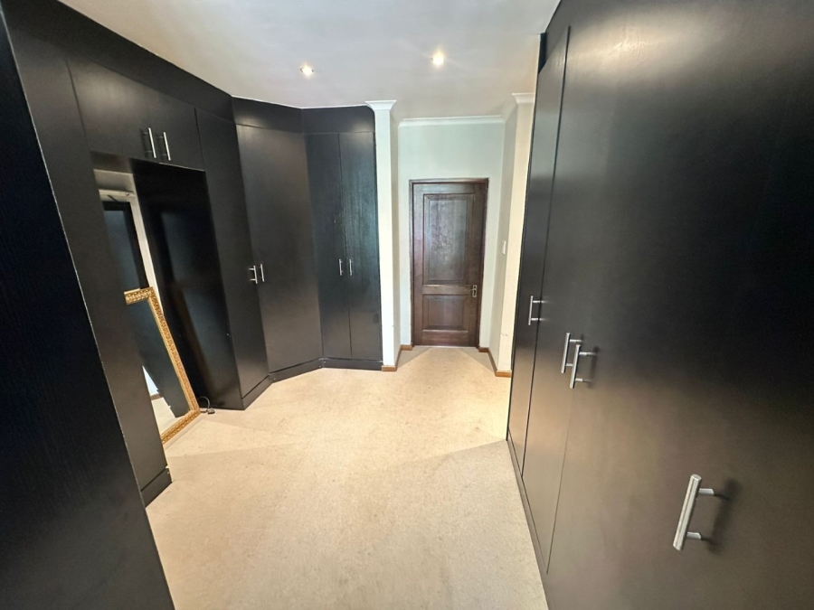 6 Bedroom Property for Sale in Midfield Estate Gauteng