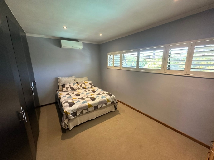 6 Bedroom Property for Sale in Midfield Estate Gauteng